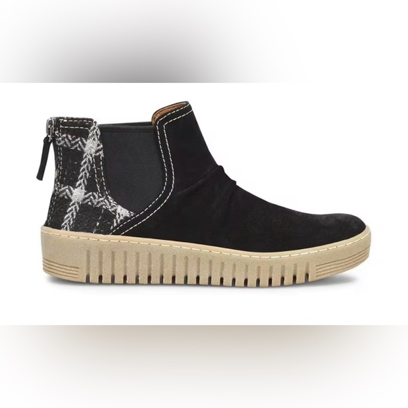 Comfortiva Shoes - NWT Comfortiva Women’s Hollis Shoes 9.5